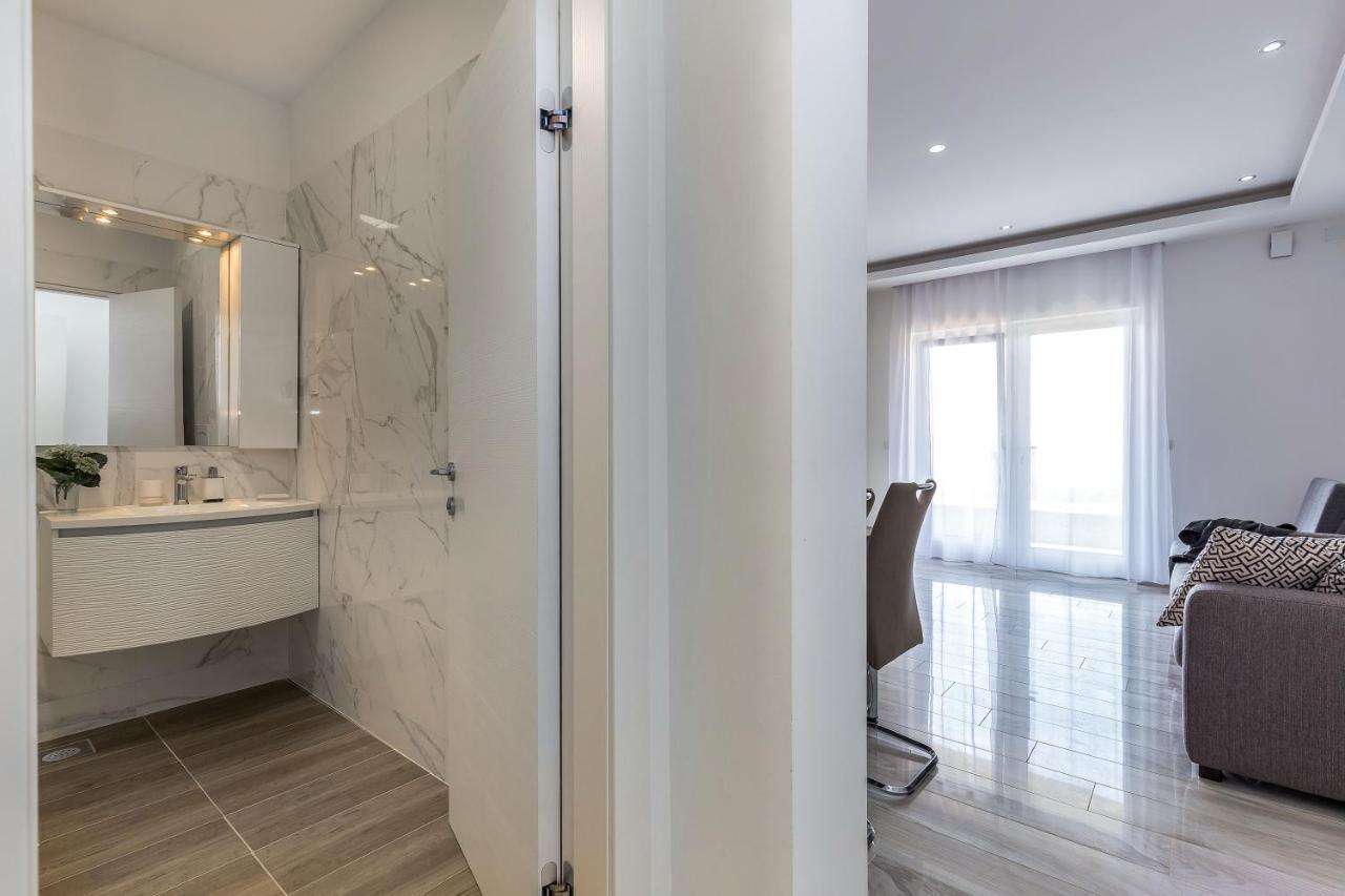 Luxury Apartments Kostrena With Pool 2 Bagian luar foto